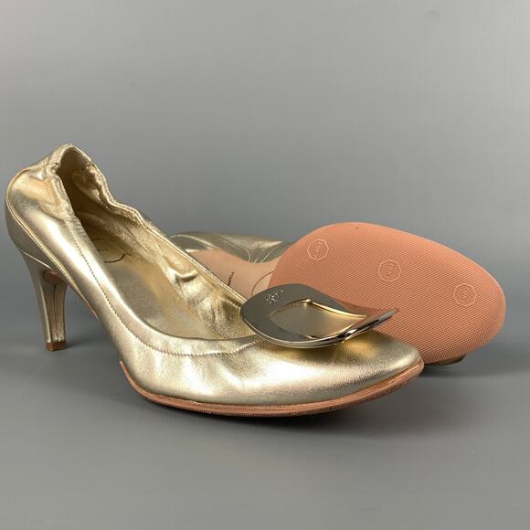ROGER VIVIER Size 6 Gold Leather Pumps - Picture 3 of 7